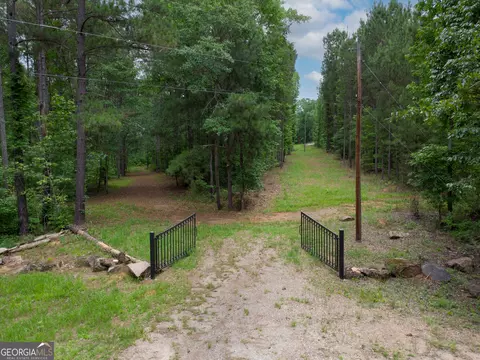 331 Potts Pond Rd, Barnesville, GA 30204