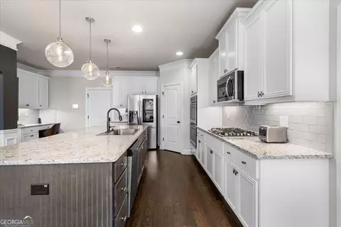Kitchen - 191 Crystal Lake Blvd, Hampton, GA 30228 photo 3 of 5
