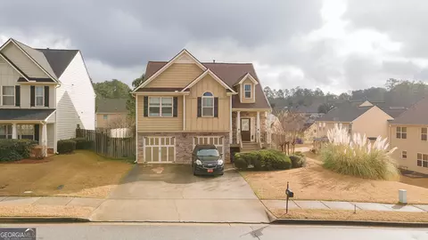 1066 Mcduffie Cir, Douglasville, GA 30134