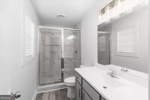 Bath - 284 Doster Ave, Monroe, GA 30656 photo 2 of 4