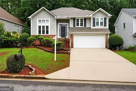 9030 Club River Dr, Roswell, GA 30076