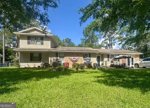 2608 Davis Ave, Tifton, GA 31794
