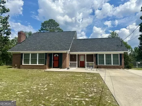 1332 Woodlawn Cir, Vidalia, GA 30474