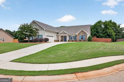 Exterior - 1251 Daniel Dr, Jefferson, GA 30549 photo 2 of 17
