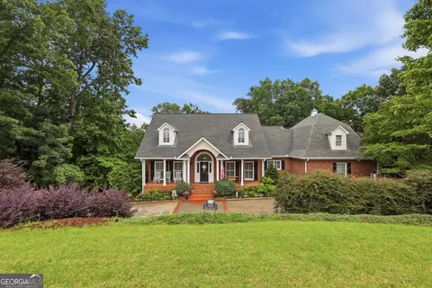 355 Smoke Rise Dr, Baldwin, GA 30511