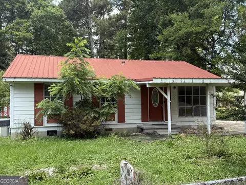 1004 Chestnut St, La Fayette, GA 30728