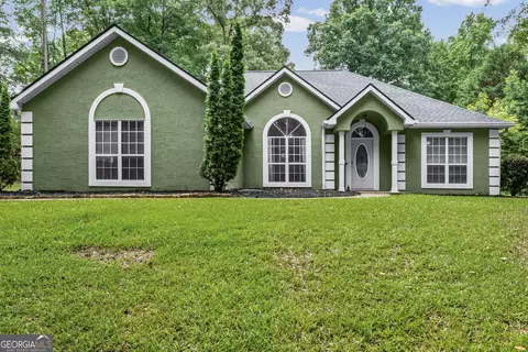 5 Queens Ct, Sharpsburg, GA 30277