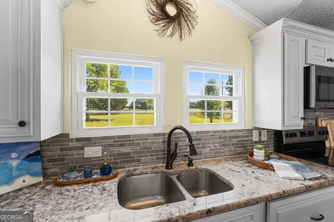 Kitchen - 792 Ellis Rd, Elko, GA 31025 photo 6 of 9