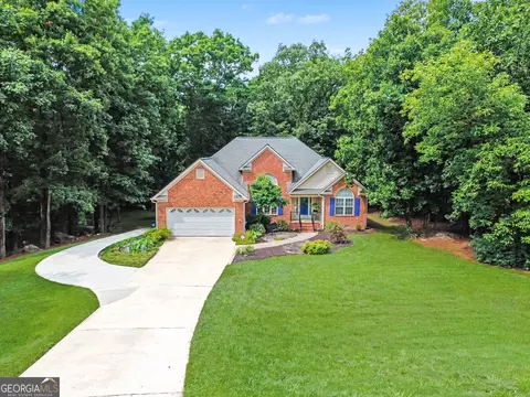 202 Academy Woods Dr, Jefferson, GA 30549