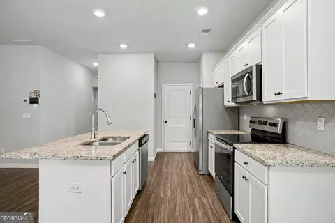 Entry Way - 195 Skipjack Ct, Covington, GA 30016 photo 5 of 6