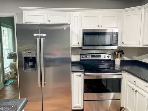 Kitchen - 1609 White Oak Dr, Winder, GA 30680 photo 3 of 3