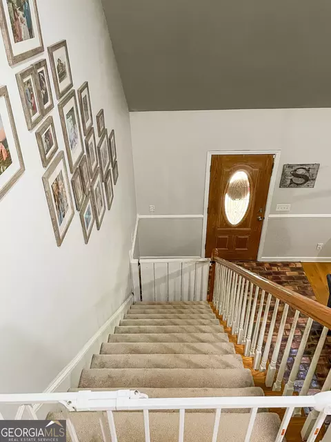 Entry Way - 1609 White Oak Dr, Winder, GA 30680 photo 2 of 2