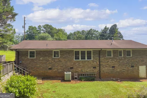 Exterior - 751 Collier Rd, Toccoa, GA 30577 photo 3 of 4