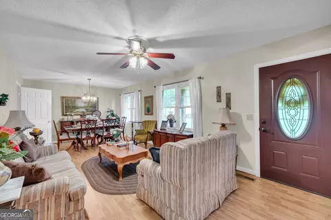 Entry Way - 751 Collier Rd, Toccoa, GA 30577 photo 1 of 3
