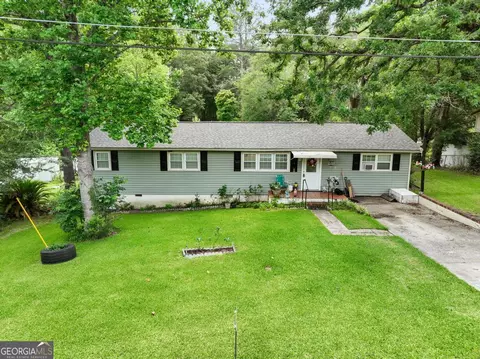 4365 Crystal Lake Dr, Macon, GA 31217