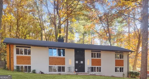 2541 Peyton Woods Trl SW, Atlanta, GA 30311