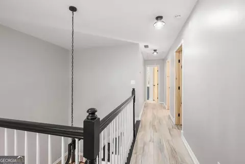 Entry Way - 11637 Brown Bridge Rd, Covington, GA 30016 photo 4 of 6