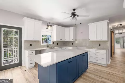 Kitchen - 11637 Brown Bridge Rd, Covington, GA 30016 photo 2 of 8