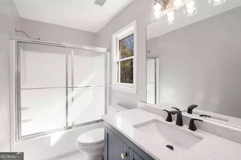 Bath - 11637 Brown Bridge Rd, Covington, GA 30016 photo 6 of 11