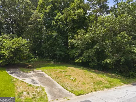 1796 Hunting Creek Ln SE, Conyers, GA 30013