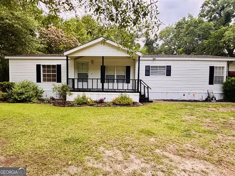 323 S Grady St S, Portal, GA 30450