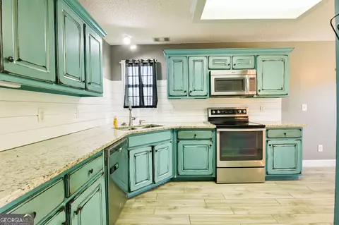 Kitchen - 500 Bryson Trl, Monroe, GA 30655 photo 1 of 3