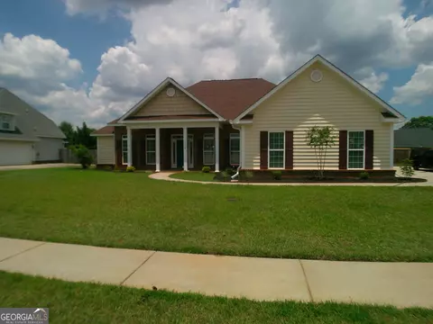 318 Lovorn Cir, Warner Robins, GA 31088