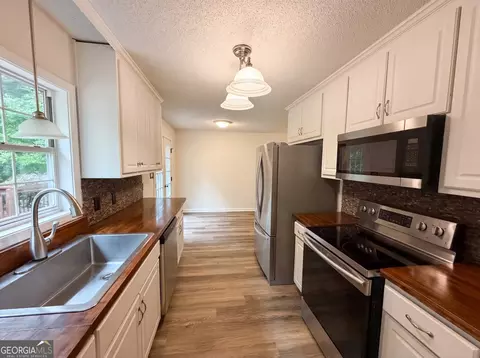 Kitchen - 160 Regency Dr, Bethlehem, GA 30620 photo 2 of 2