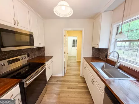 Kitchen - 160 Regency Dr, Bethlehem, GA 30620 photo 1 of 2