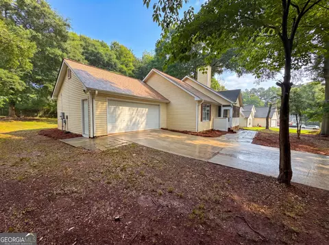 Exterior - 160 Regency Dr, Bethlehem, GA 30620 photo 2 of 4