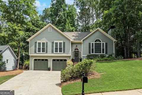 916 Fernwood Rd, Woodstock, GA 30189