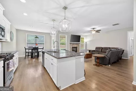 Kitchen - 249 Borders St, Jefferson, GA 30549 photo 2 of 3