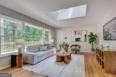 2774 Overlook Dr, Atlanta, GA 30345