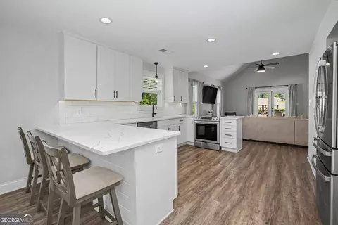Kitchen - 137 Lynch Rd, Brooks, GA 30205 photo 2 of 3