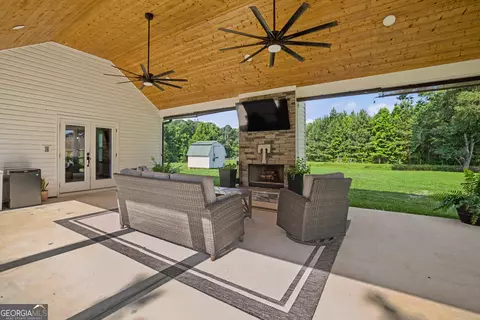 Exterior - 137 Lynch Rd, Brooks, GA 30205 photo 1 of 13