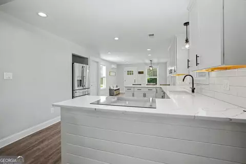 Kitchen - 137 Lynch Rd, Brooks, GA 30205 photo 3 of 3