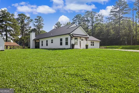 Exterior - 137 Lynch Rd, Brooks, GA 30205 photo 11 of 13