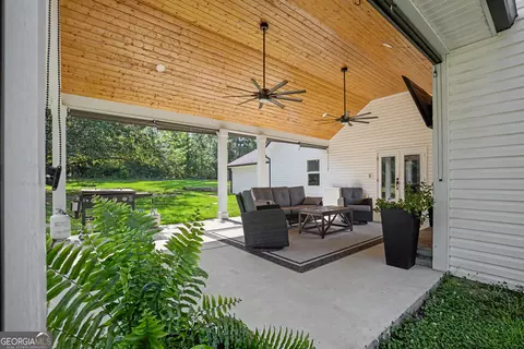 Exterior - 137 Lynch Rd, Brooks, GA 30205 photo 3 of 13