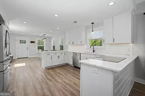 Kitchen - 137 Lynch Rd, Brooks, GA 30205 photo 1 of 3