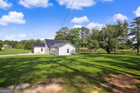 Exterior - 137 Lynch Rd, Brooks, GA 30205 photo 7 of 13
