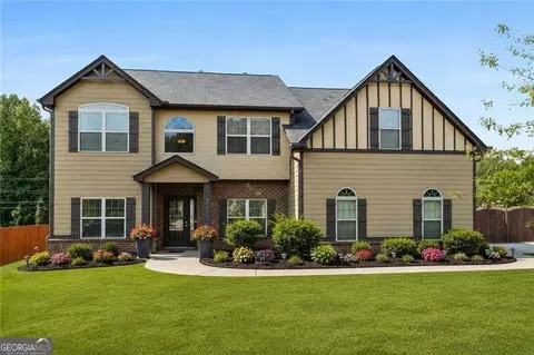 2748 Village Park Dr E, Ellenwood, GA 30294