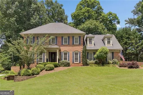 3069 Four Oaks Dr, Atlanta, GA 30360