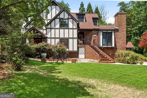 1581 Bentcreek Dr, Marietta, GA 30062