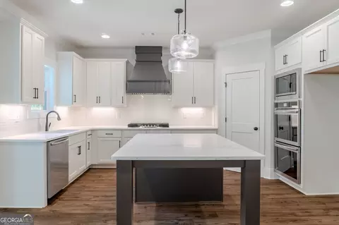 Kitchen - 109 River Ridge Walk, Monroe, GA 30656 photo 2 of 7
