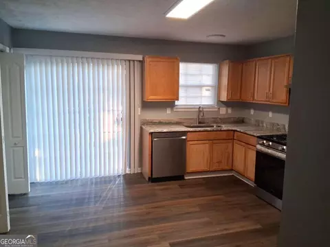 3124 Fields Dr, Lithonia, GA 30038 photo 2