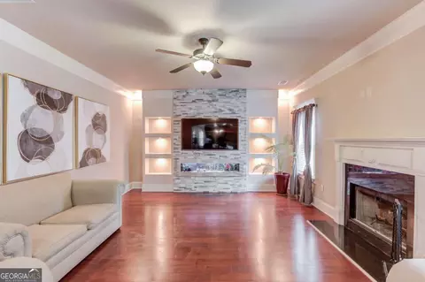 Living - 341 Chandler Bluff Ct, Grayson, GA 30017 photo 3 of 4