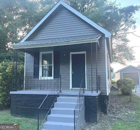 108 3rd St, Monroe, GA 30655