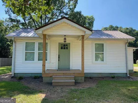 5919 River Rd, Flowery Branch, GA 30542