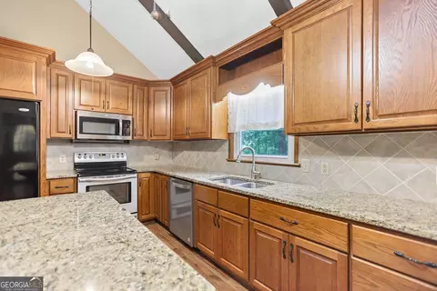 Kitchen - 575 Covered Bridge Rd, Covington, GA 30016 photo 3 of 5