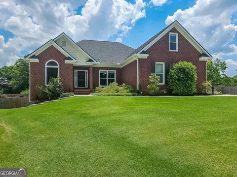 1475 Barrett Place Ln, Lawrenceville, GA 30043